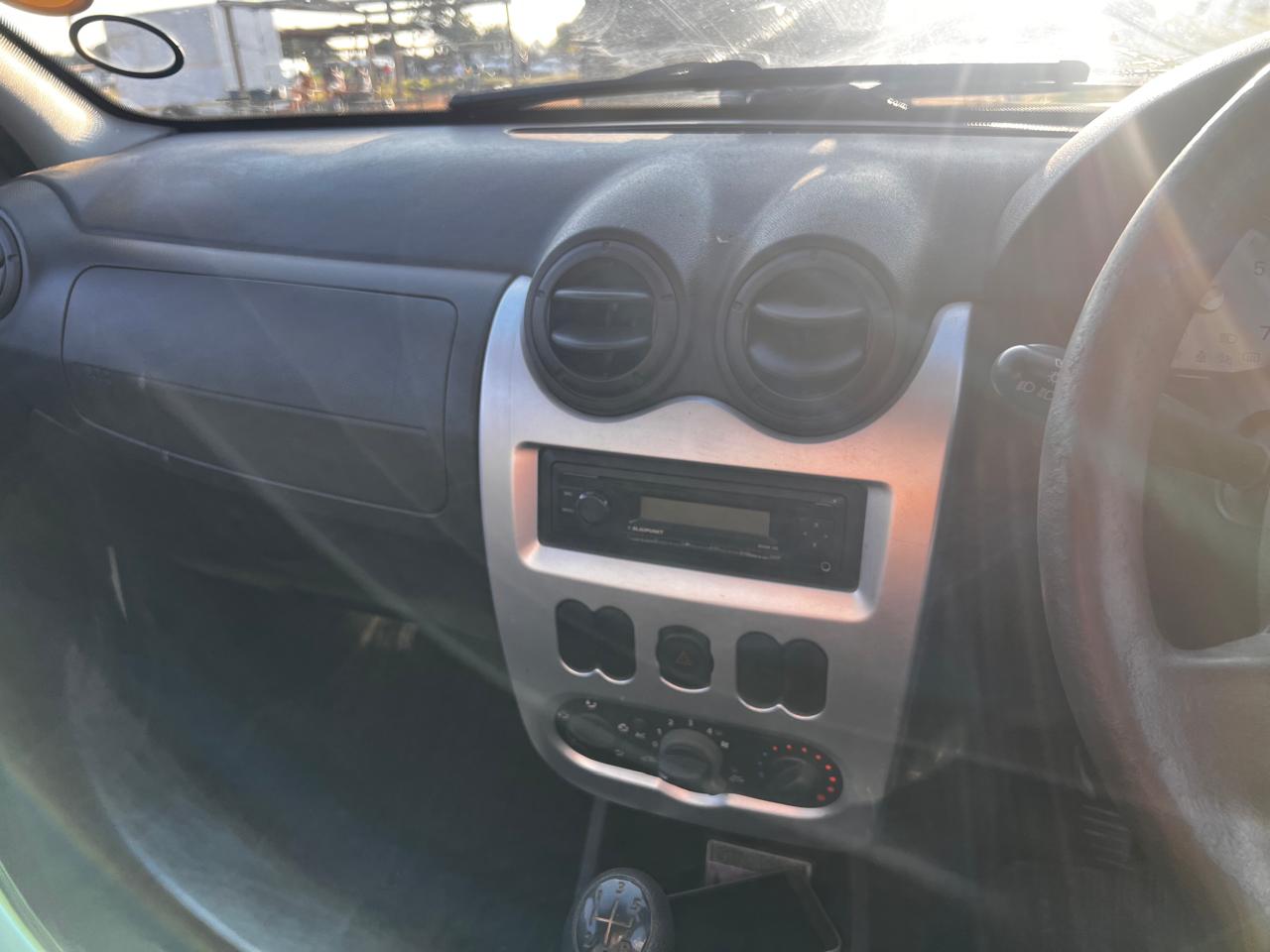 Np200 utility bakkie