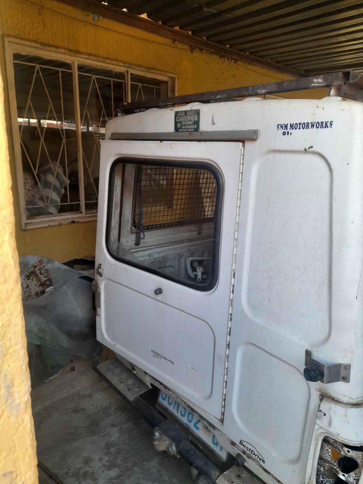 Canopy nissan 1400 - Private Seller