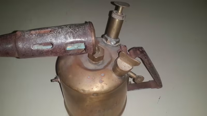 2 Vintage Brass blow lamps torch looks very nice as decoration or possibly still