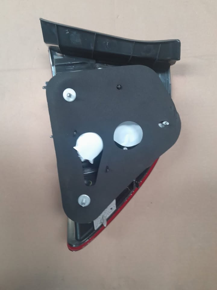 HONDA CIVIC 2007 LEFT SIDE TAIL LIGHT FOR SALE - Private Seller HONDA CIVIC 2007 LEFT SIDE TAIL LIGHT FOR SALE - Private Seller