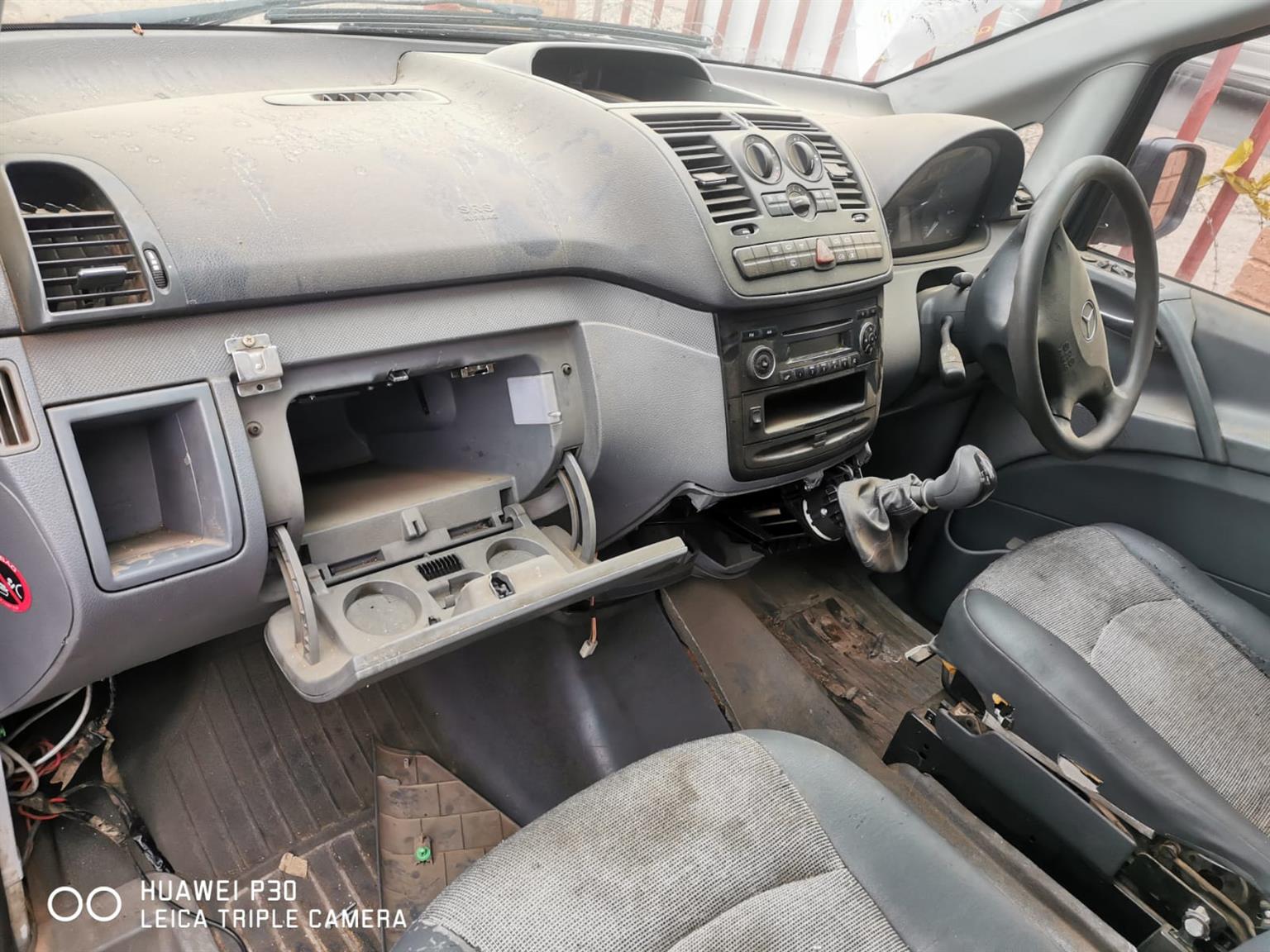 2009 Mercedes Vito 115 manual diesel stripping used parts