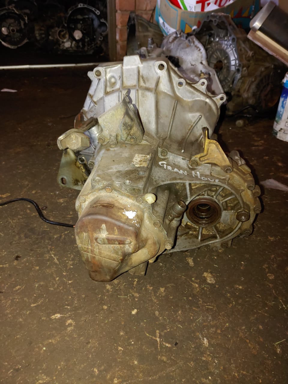 DAIHATSU GRAND MOVE GEARBOX FOR SALE