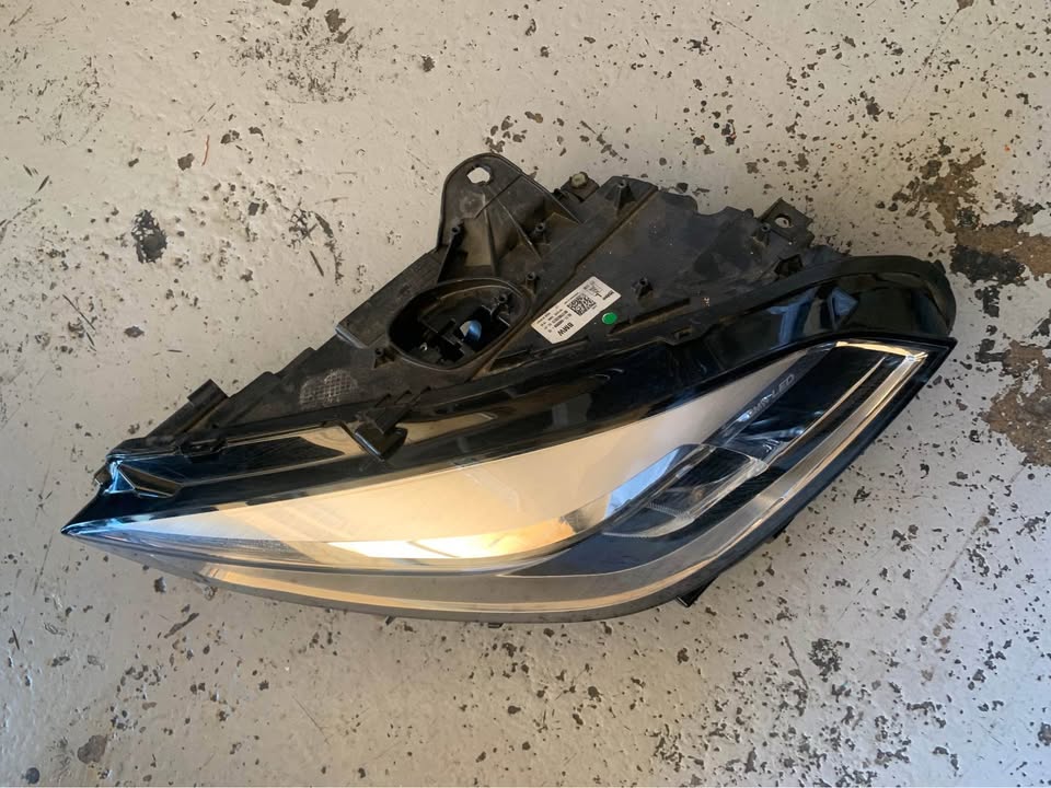 BMW F40 headlights