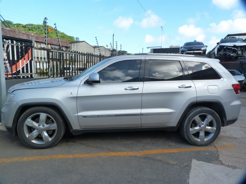 Jeep Grand Cherokee LTD 3.6 Petrol AT Silver - 2013 SPARESBOYZ STRIPPING FOR SP - Private Seller
