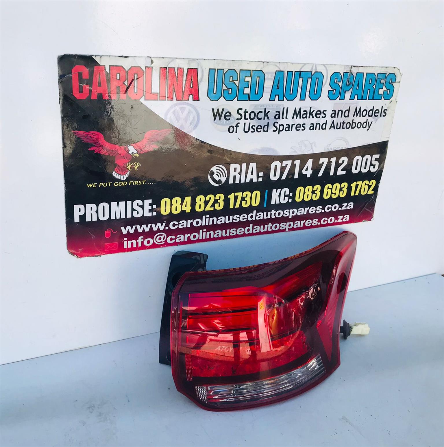 Mitsubishi outlander right side taillight - Private Seller