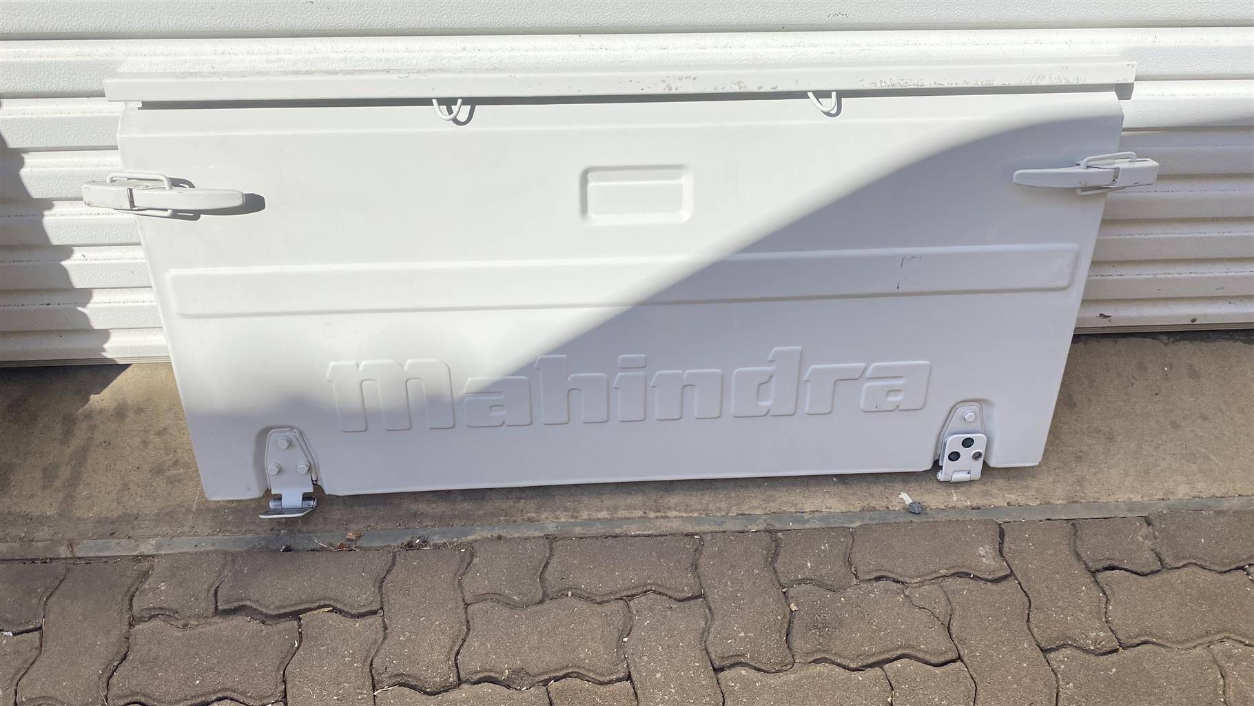 Mahindra Tailgate