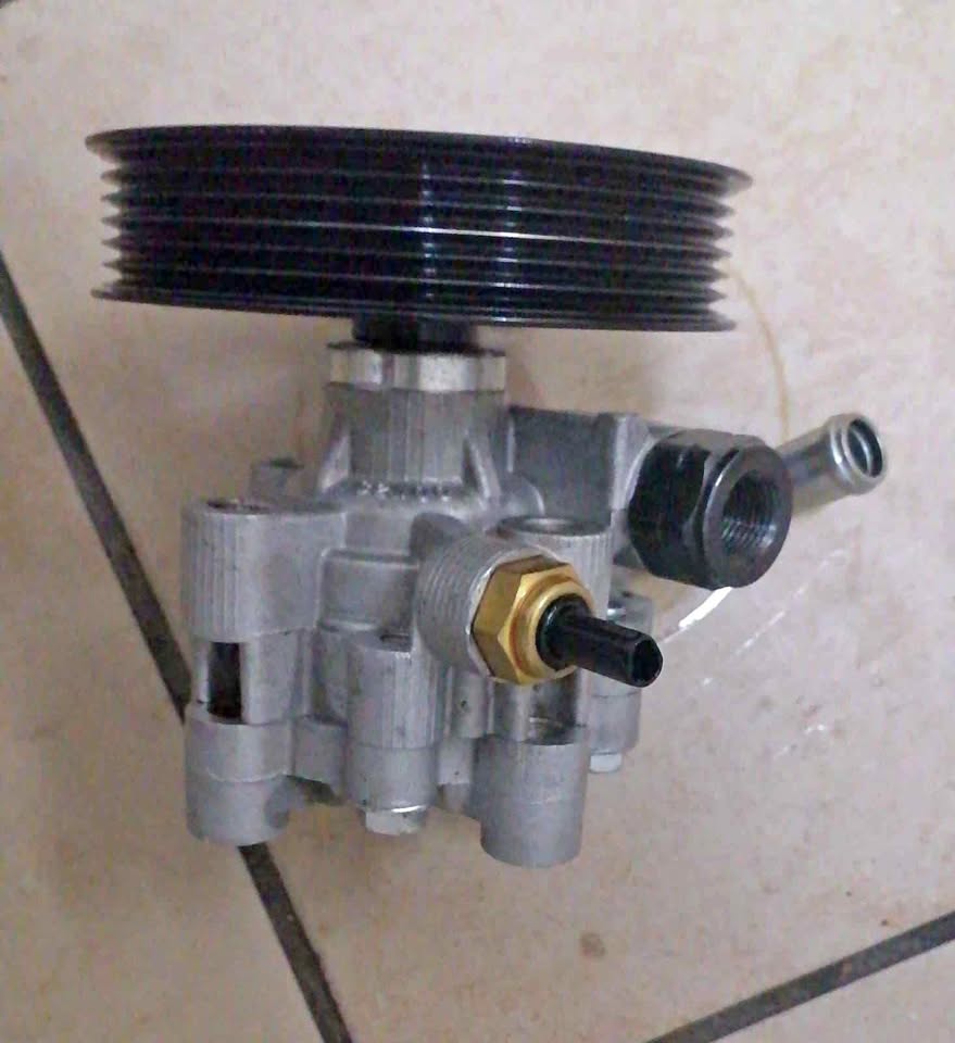 TOYOTA RUNX 1.8 POWERSTEERING PUMP. - Private Seller