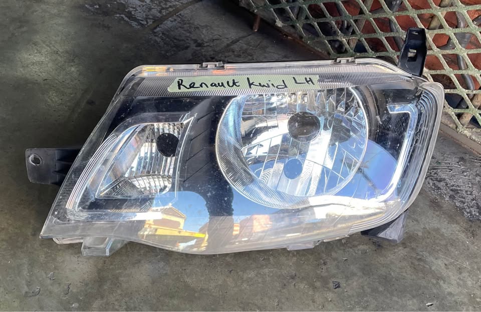Renault Kwid headlight Leftside Call or dm - Private Seller Renault Kwid headlight Leftside Call or dm - Private Seller
