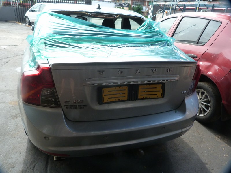 Volvo S40 T5 AT Silver - 2008 STRIPPING FOR SPARES - Private Seller