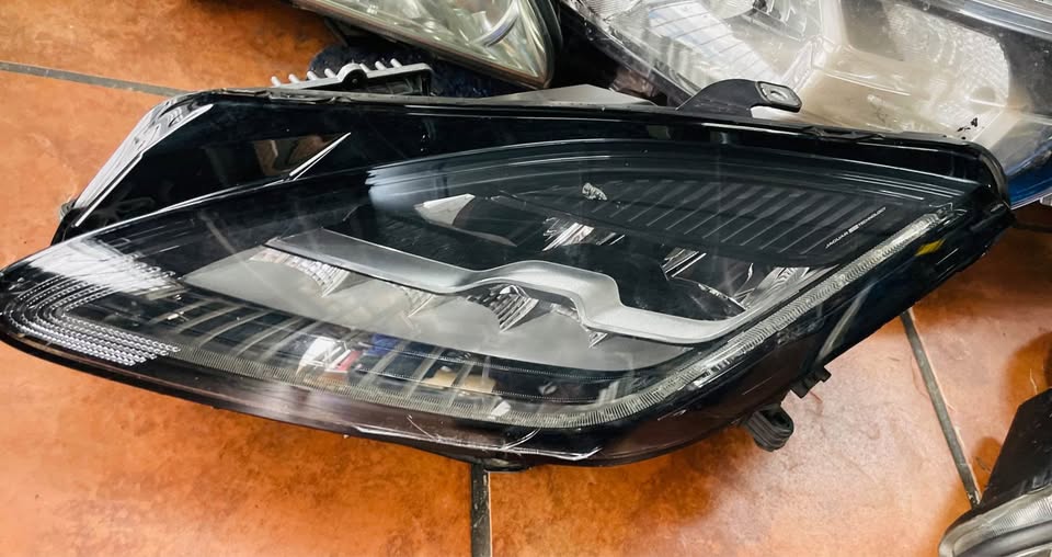 Jaguar E-Pace Headlight 2019 - Private Seller