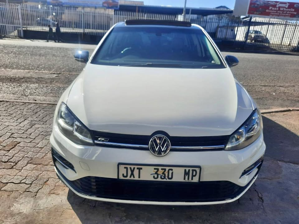 2019 Volkswagen Golf vii 1.4 RLine Automatic Hatchback with a leather seat Sunroof