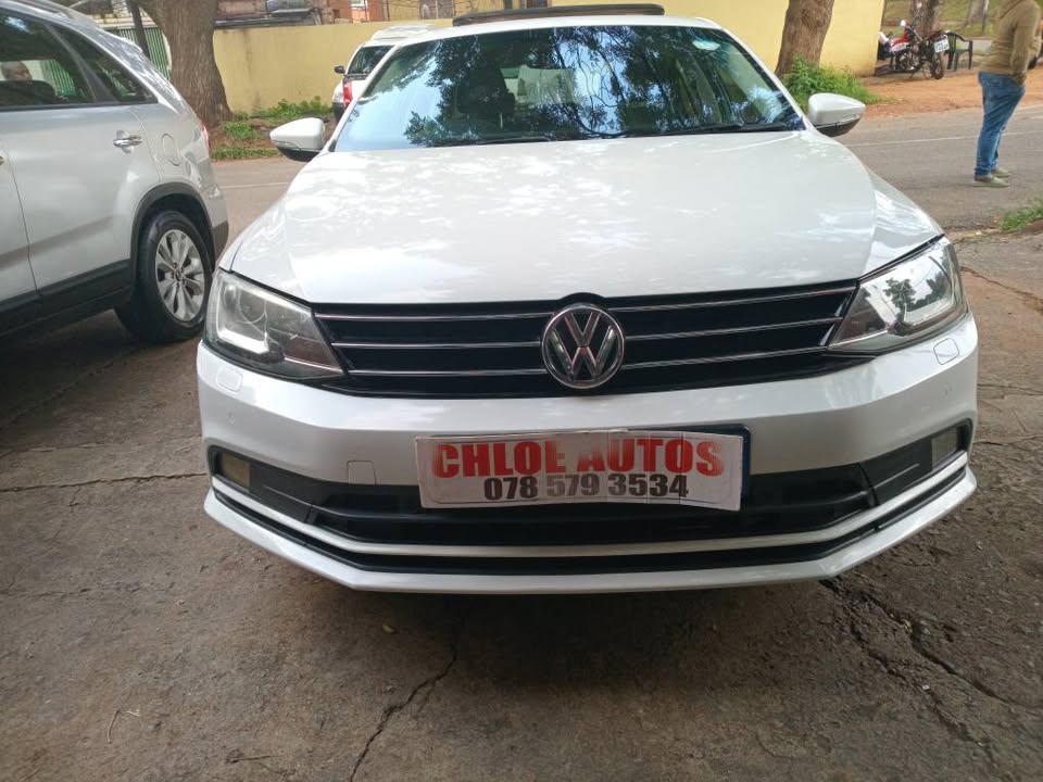 2017 VW Jetta 6 1.4TSi Automatic white color Sunroof