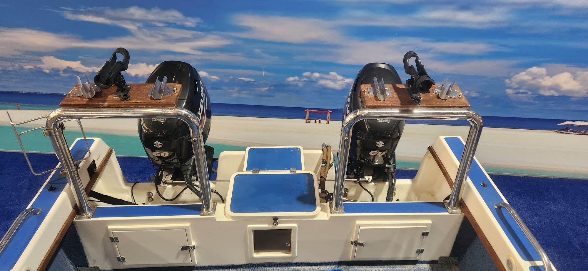 YOGI CAT 500 ON TRAILER 2 X 60 HP SUZUKI 4 STROKES 2011 MODEL 190 / 200 HOURS