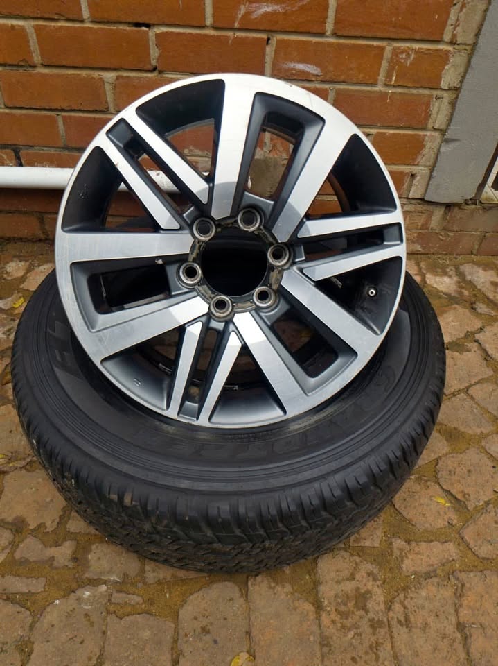18'' Toyota Hilux/Fortuner original mag to use for spare - Private Seller 18'' Toyota Hilux/Fortuner original mag to use for spare - Private Seller