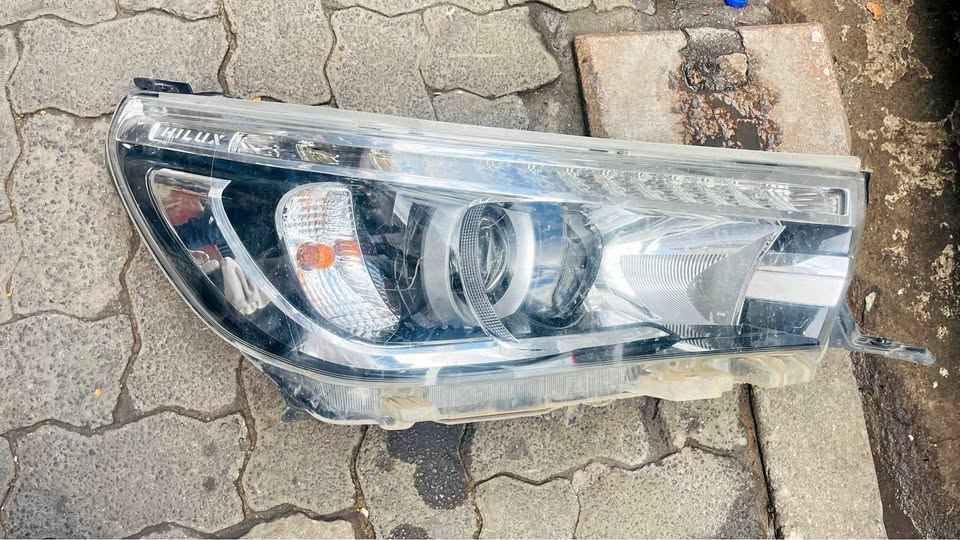 Toyota Hilux GD6 LED headlight - Private Seller Toyota Hilux GD6 LED headlight - Private Seller