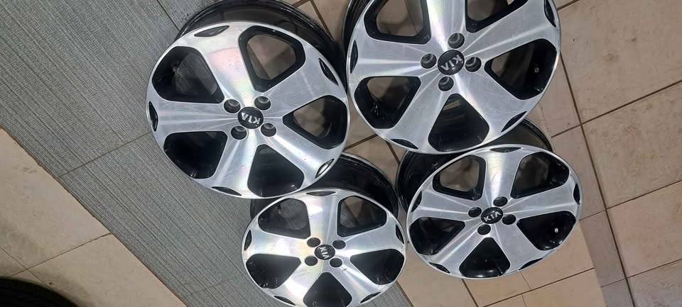 A set of 17inch Kia Rio mags for sale - Private Seller