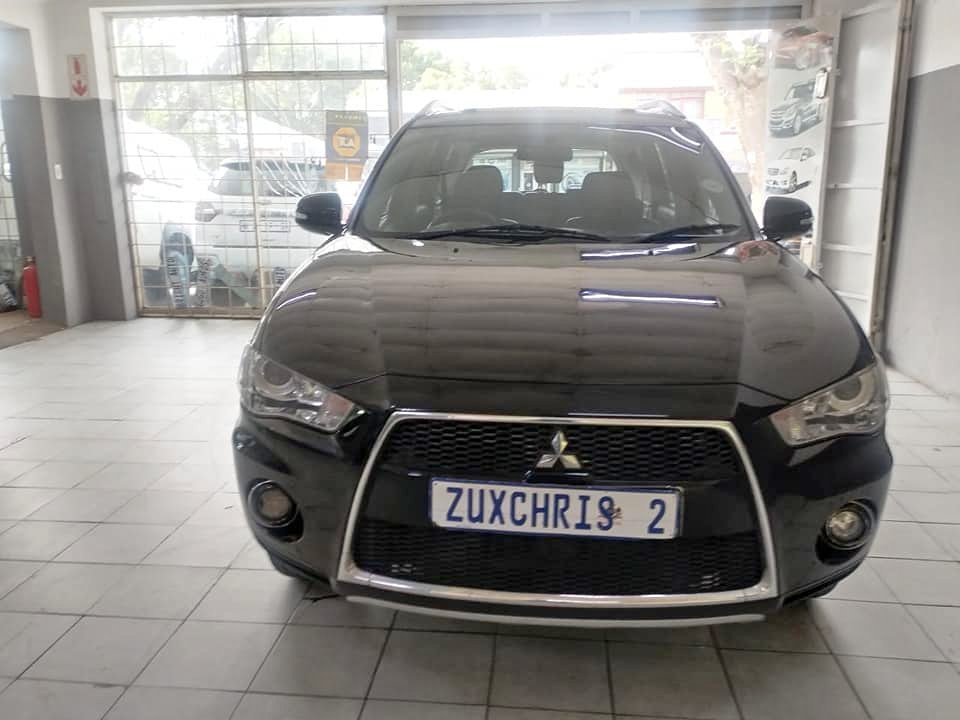 2010 MITSUBISHI OUTLANDER 2.0 AUTOMATIC 2010 MITSUBISHI OUTLANDER 2.0 AUTOMATIC