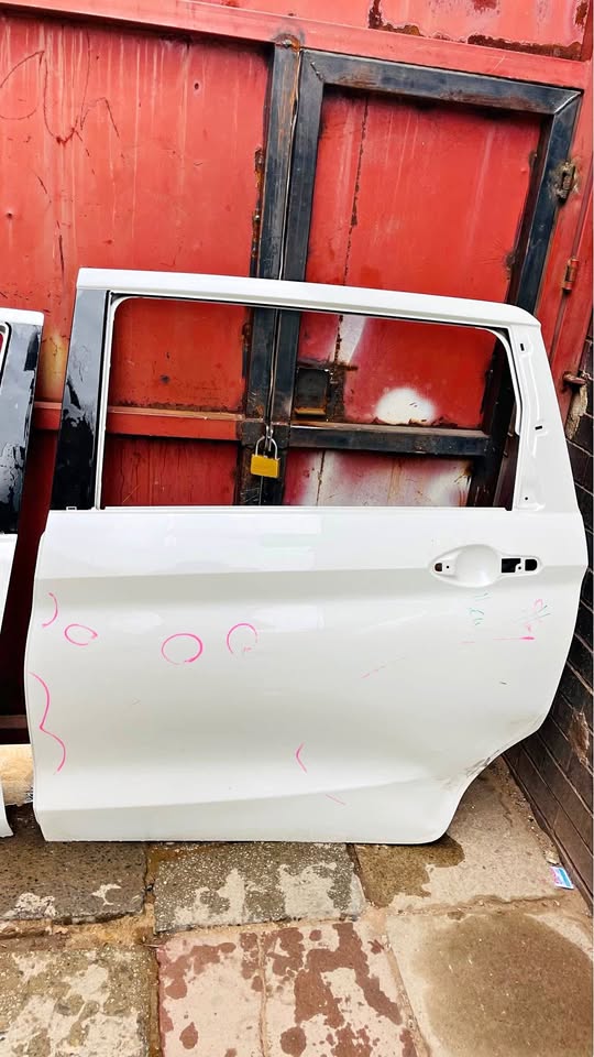 Suzuki Ertiga back door - Private Seller Suzuki Ertiga back door - Private Seller