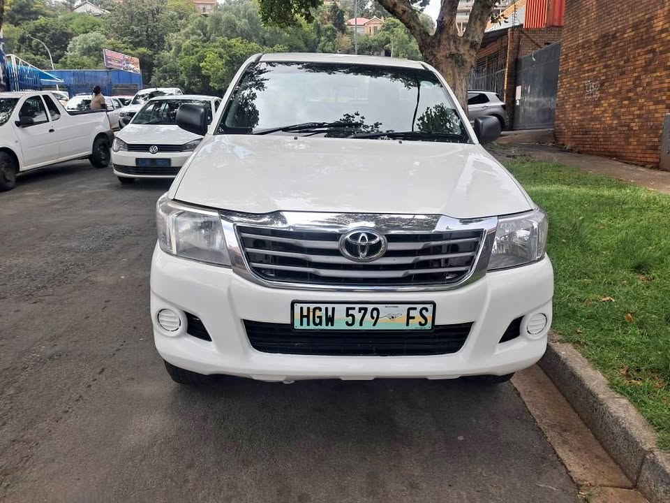 Toyota Hilux single Cab Diesel 2.5 for sale 2011
