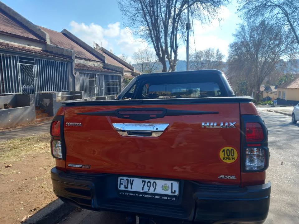 2020 Toyota Hilux 2.8 GD6 DIESEL LEGEND 50 D-CAB, AUTOMATIC, Orange, Service book.