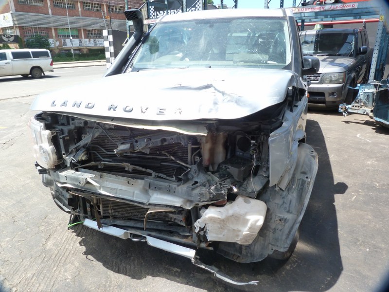 Land Rover Discovery 3 V6 S AT Silver - 2006 STRIPPING FOR SPARES - Private Seller Land Rover Discovery 3 V6 S AT Silver - 2006 STRIPPING FOR SPARES - Private Seller