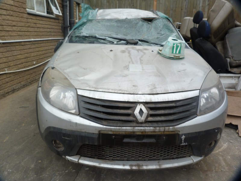 Renault Sandero 1.6 Stepway Manual Grey - 2013 STRIPPING FOR SPARES - Private Seller Renault Sandero 1.6 Stepway Manual Grey - 2013 STRIPPING FOR SPARES - Private Seller