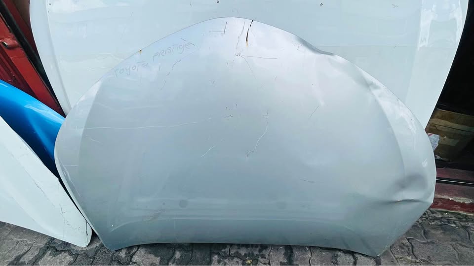 Toyota Corolla Prestige bonnet - Private Seller Toyota Corolla Prestige bonnet - Private Seller