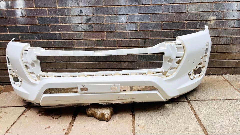 Toyota Hilux GD6 bumper 2021 - Private Seller Toyota Hilux GD6 bumper 2021 - Private Seller