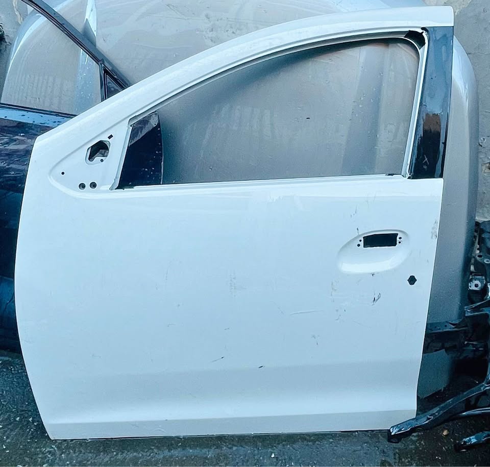 Renault Duster door - Private Seller Renault Duster door - Private Seller