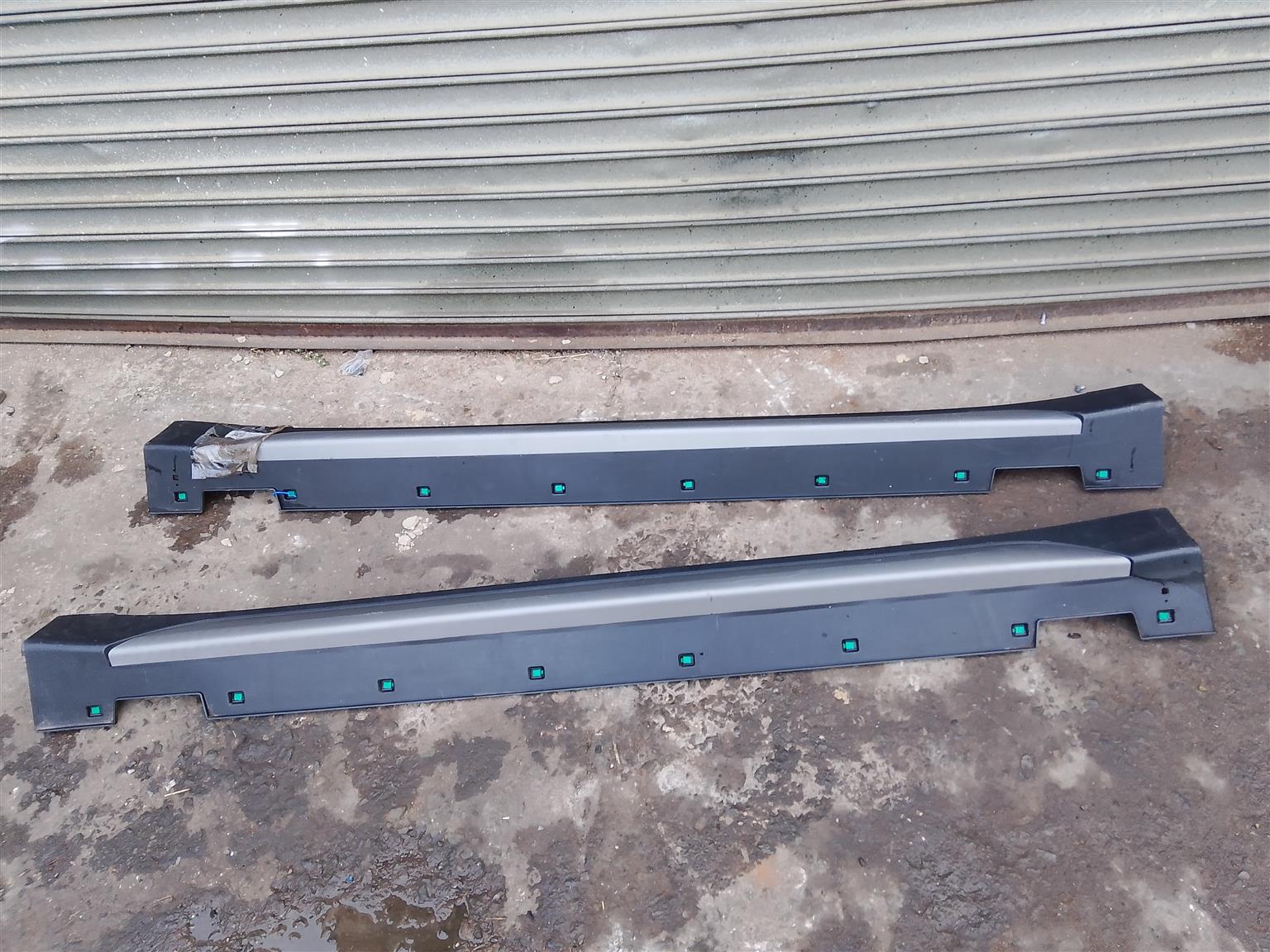 Hyundai Tucson side skirt. Left and Right - Private Seller