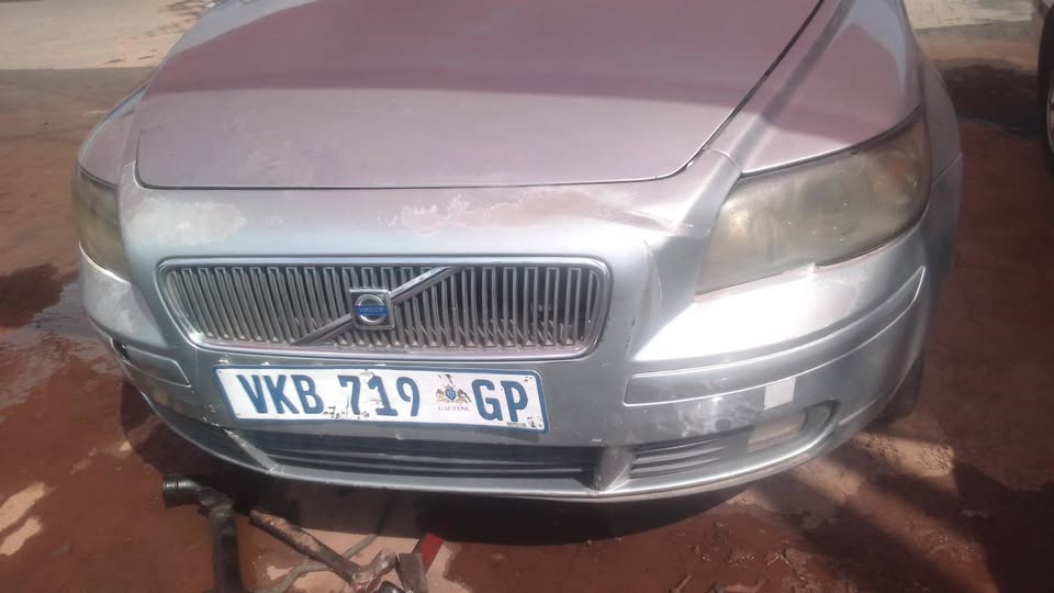 Volvo V50 T5 2.5l Automatic Stripping For Spares ! Engine and all other spares still available! - Private Seller
