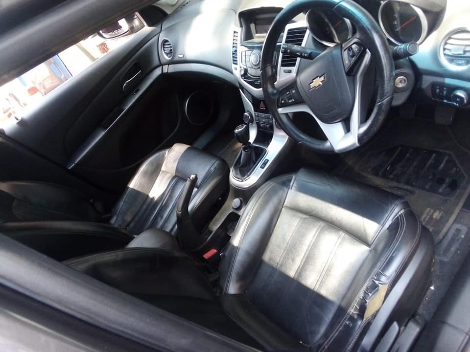 2015 CHEVROLET CRUZE LS 1.6 MANUAL GREY COLOR PETROL SUNROOF