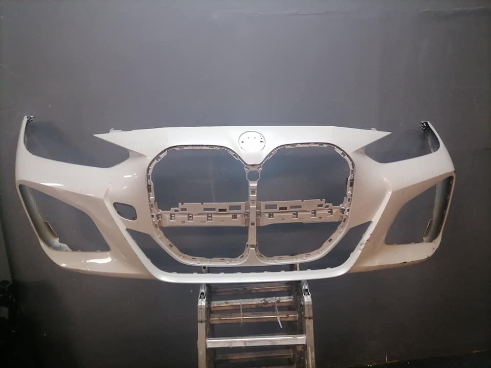 BMW 4-series white bumper DM or contact number in the description for assistance. - Private Seller BMW 4-series white bumper DM or contact number in the description for assistance. - Private Seller