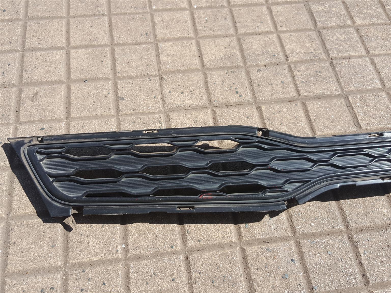 Kia Rio Mk3 Main Grill - Private Seller Kia Rio Mk3 Main Grill - Private Seller