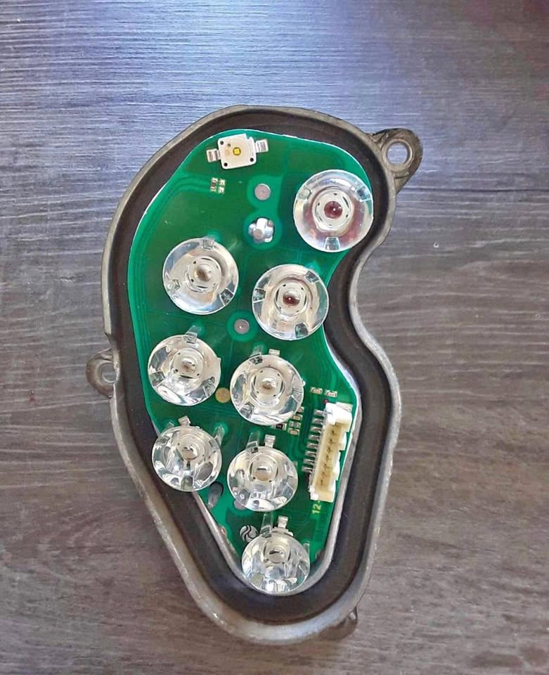Bmw 3 series e92 e93 led indicator module - Private Seller Bmw 3 series e92 e93 led indicator module - Private Seller
