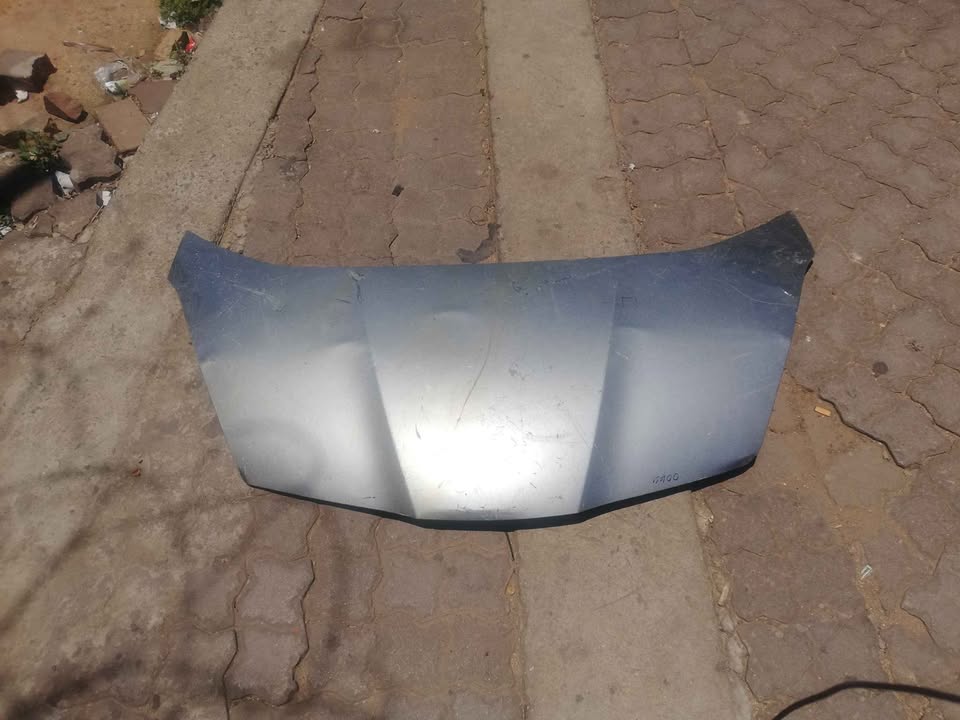 Honda jazz bonnet - Private Seller Honda jazz bonnet - Private Seller