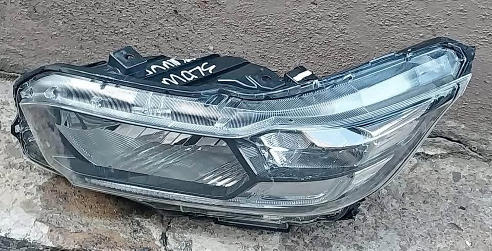 Honda Amaze headlight - Private Seller Honda Amaze headlight - Private Seller