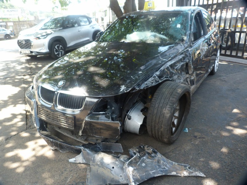 BMW 320i E90 Sport Manual Black - 2009 STRIPPING FOR SPARES - Private Seller BMW 320i E90 Sport Manual Black - 2009 STRIPPING FOR SPARES - Private Seller