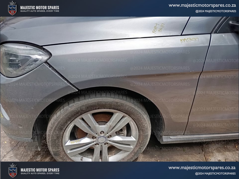 Fenders for Mercedes ML350 W166 2013 Preface - Private Seller
