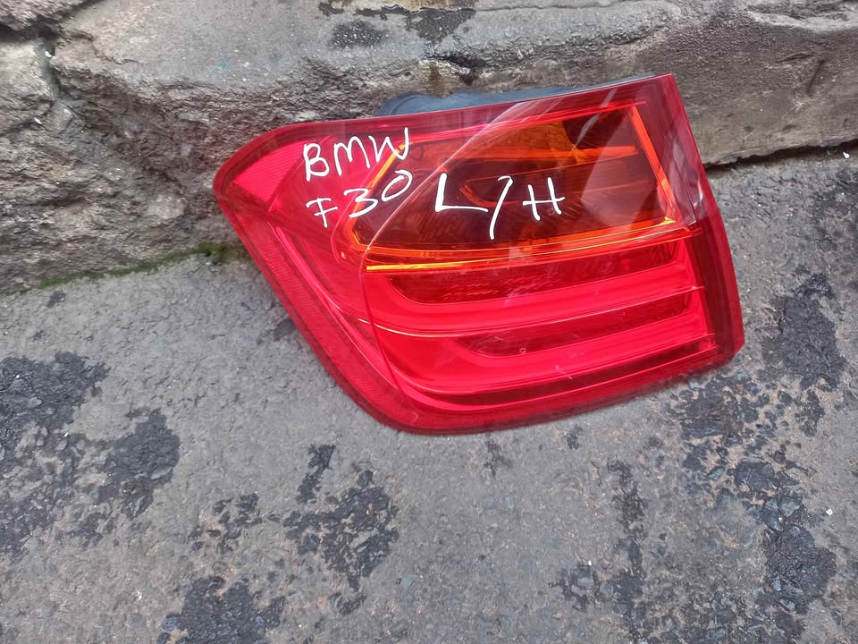 BMW F30 TAILLIGHT LEFT SIDE - Private Seller BMW F30 TAILLIGHT LEFT SIDE - Private Seller