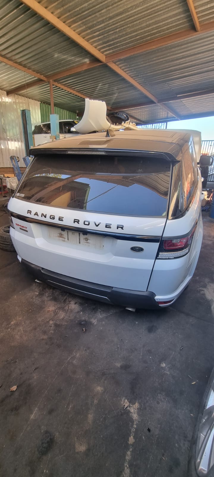 2017 Range Rover Sport 5.0l V8 S.C Stripping for Spares