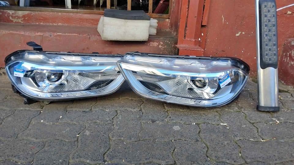 HAVAL H2 HEADLIGHT (LED) both sides 2020-2024 MODEL - Private Seller HAVAL H2 HEADLIGHT (LED) both sides 2020-2024 MODEL - Private Seller