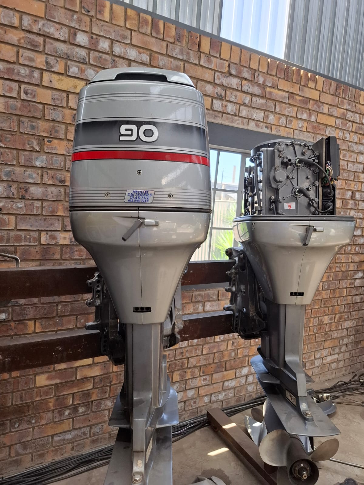 2x 90HP MARINER TRIM AND TILT OUTBOARD MOTORS