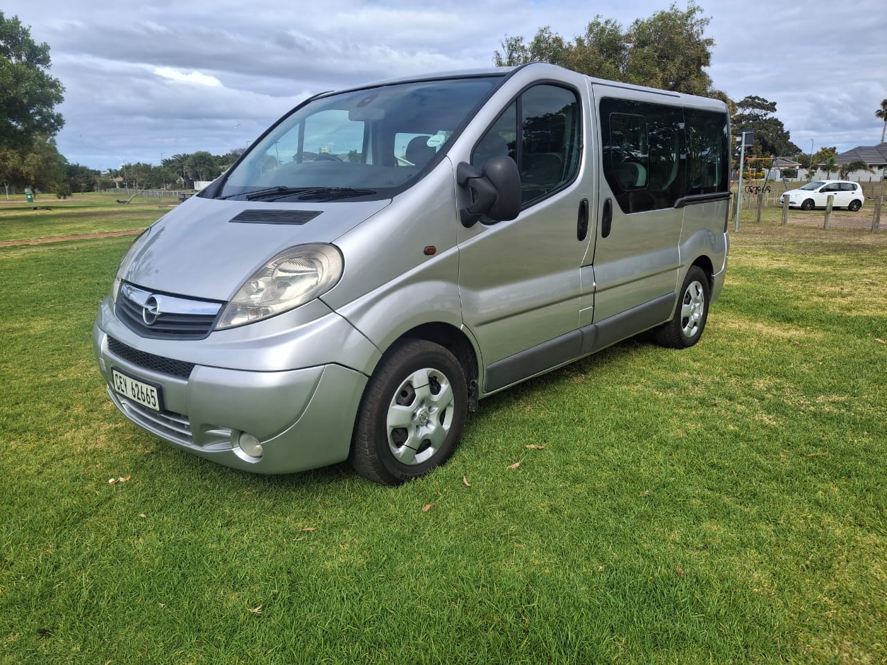 Used 2009 Opel Vivaro 1.9CDTi Enjoy - Private Seller