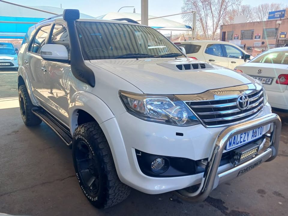 2013 TOYOTA FORTUNER 3.0 D4D 4X4  Transmission: Automatic  Mileage:   Fueltype: Diesel White