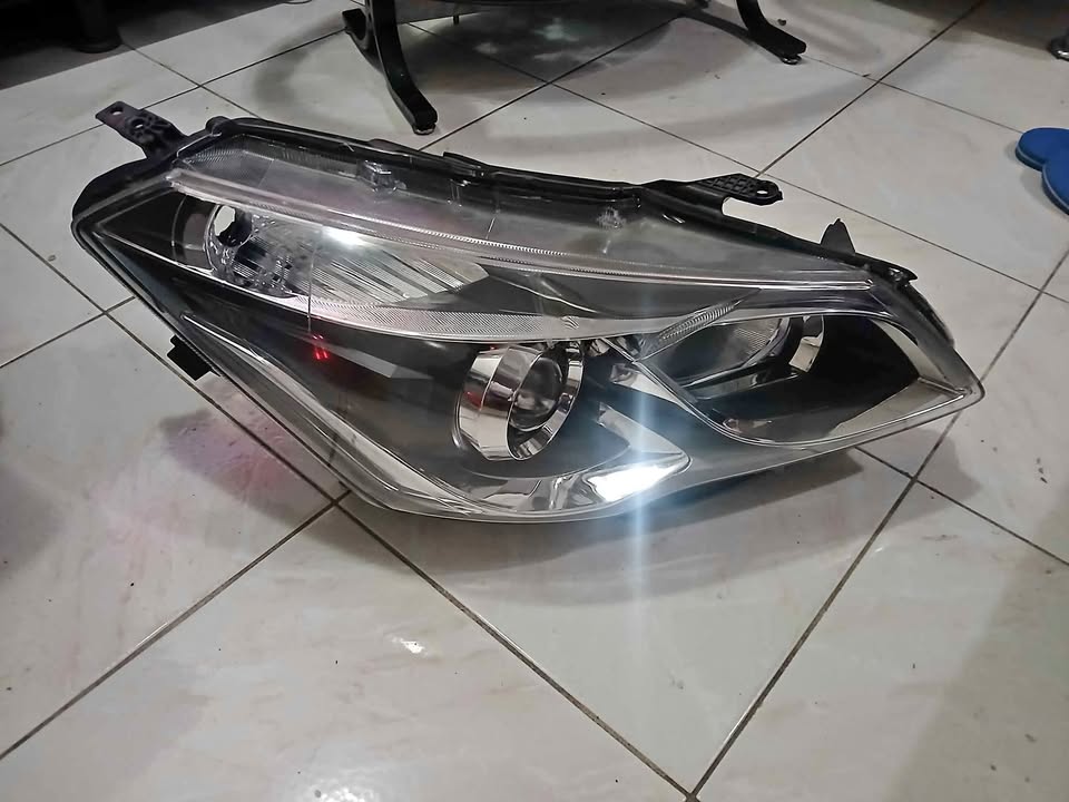 Suzuki ciaz headlight - Private Seller Suzuki ciaz headlight - Private Seller