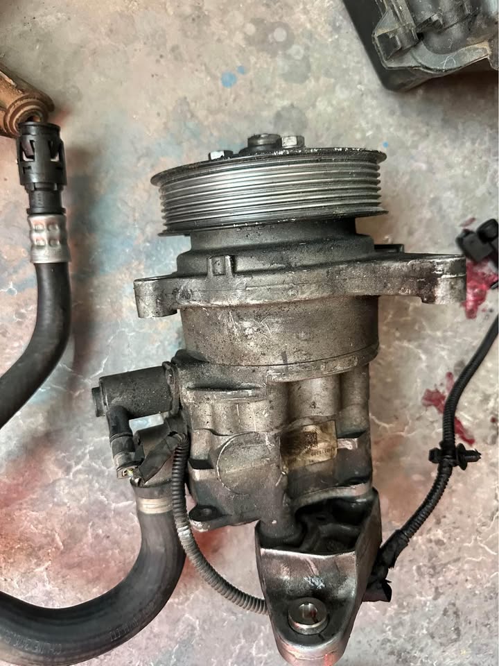 BMW f01/f02/f07/Gt power steering/compressor - Private Seller