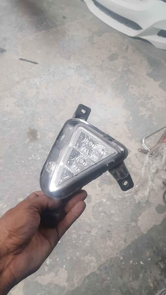 Hyundai i20 grand left led spot lamp - Private Seller Hyundai i20 grand left led spot lamp - Private Seller
