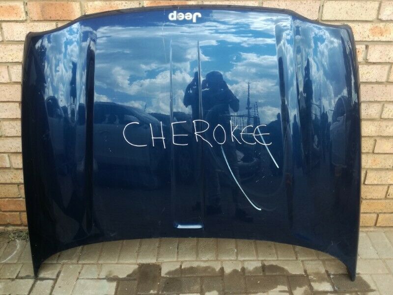 Jeep Cherokee Bonnet CRD - Private Seller Jeep Cherokee Bonnet CRD - Private Seller