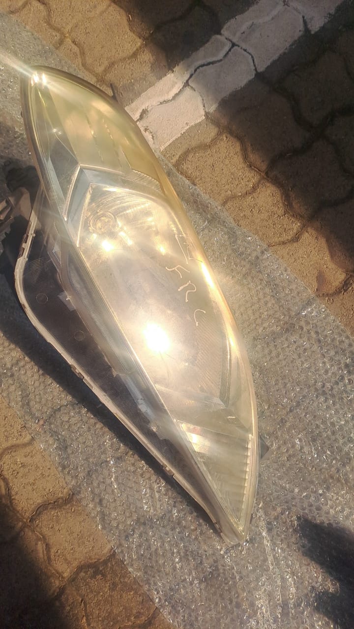 Honda FRV Headlights